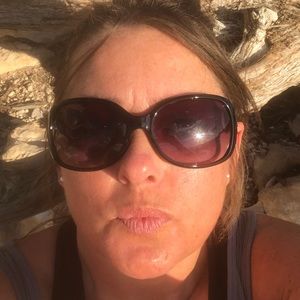 Meet your Posher, Christy